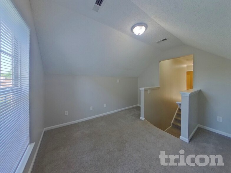 Building Photo - 6207 Linda Vista Ln