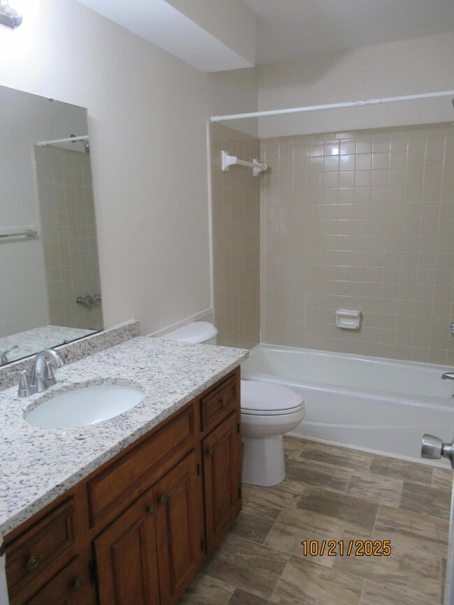 Building Photo - 22 Hackberry Ct