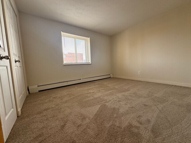 Building Photo - 12050 Lake Ave