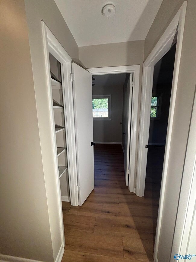 Building Photo - 510 Clift Dr