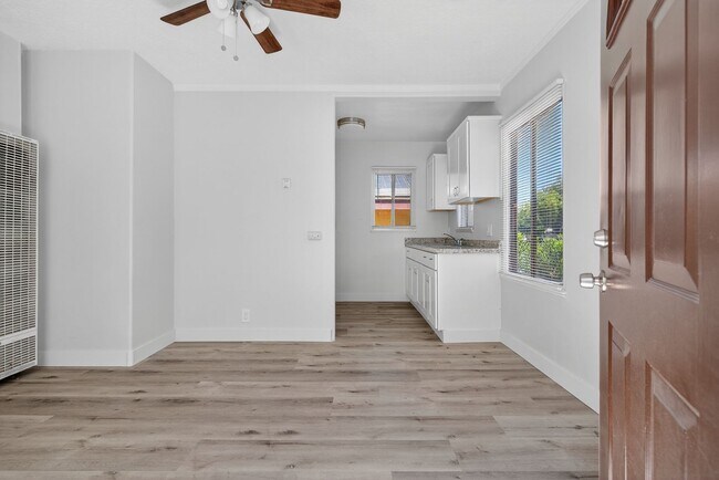 Interior Photo - 2652-2728 E 15th Street