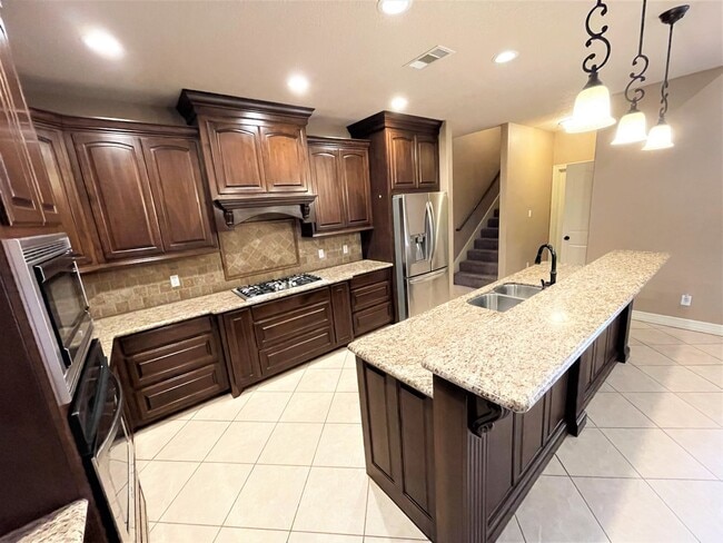 Building Photo - 3699 Canyon Ln