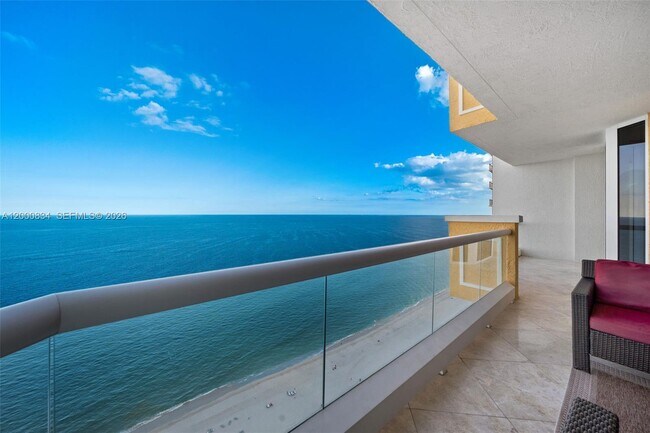 Building Photo - 17875 Collins Ave