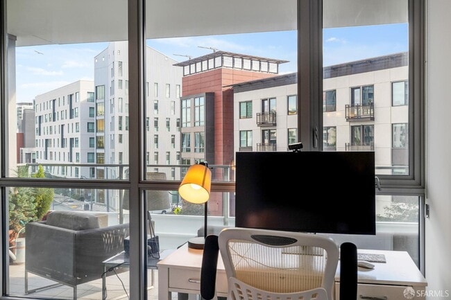 Building Photo - 708 Long Bridge St