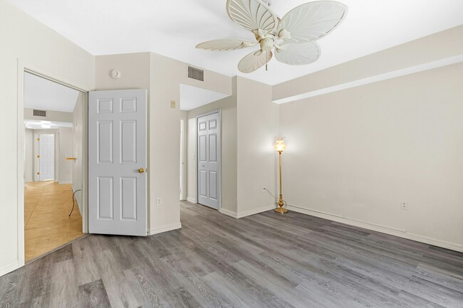 Building Photo - 6433 Cypressdale Dr