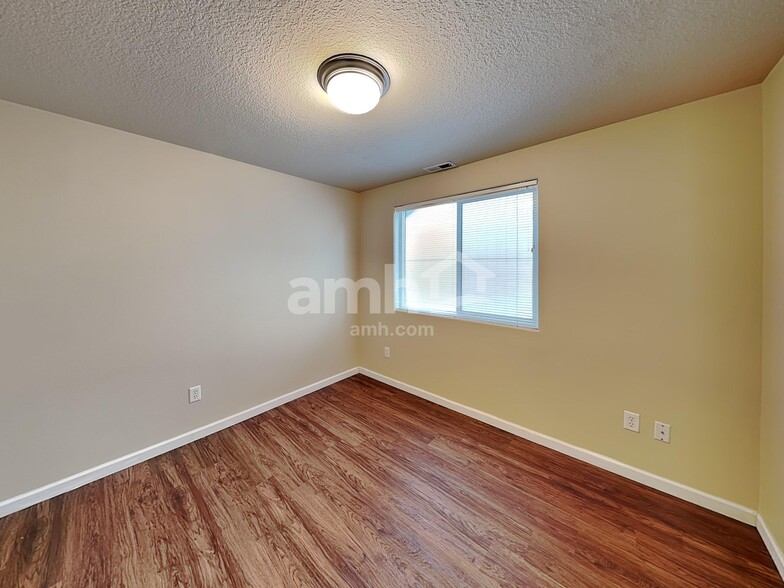 Building Photo - 37828 Hamilton Ridge Dr