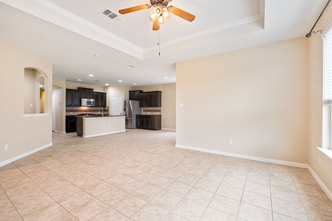 Building Photo - Peaceful 3 Bedroom, 2 Bath Home in Fantastic Paloma Lake Community!