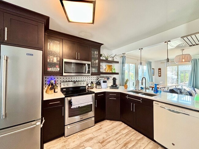 Building Photo - Stunning Virginia Beach Condo with Waterfr...