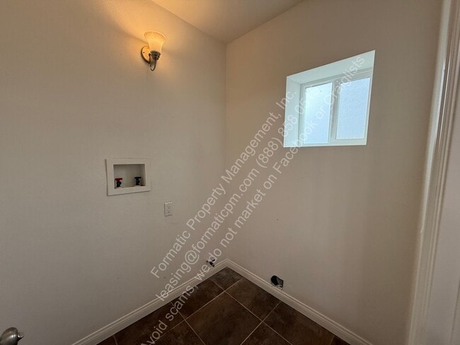 Building Photo - 11771 Hazeldell Dr