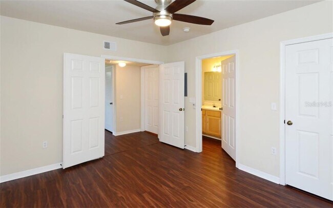 Building Photo - 2950 Viscaya Pl