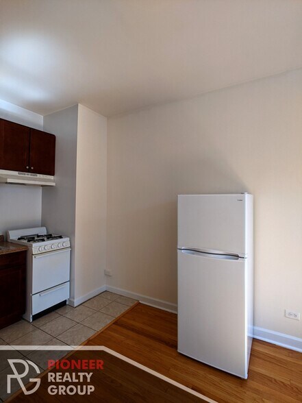 Building Photo - 3735 N Spaulding Ave
