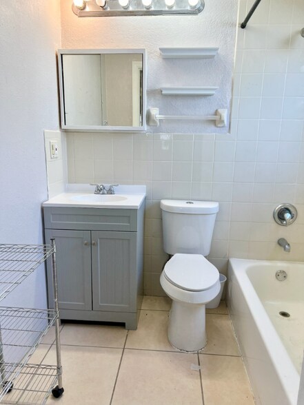 Building Photo - 4494 Weldon Pl