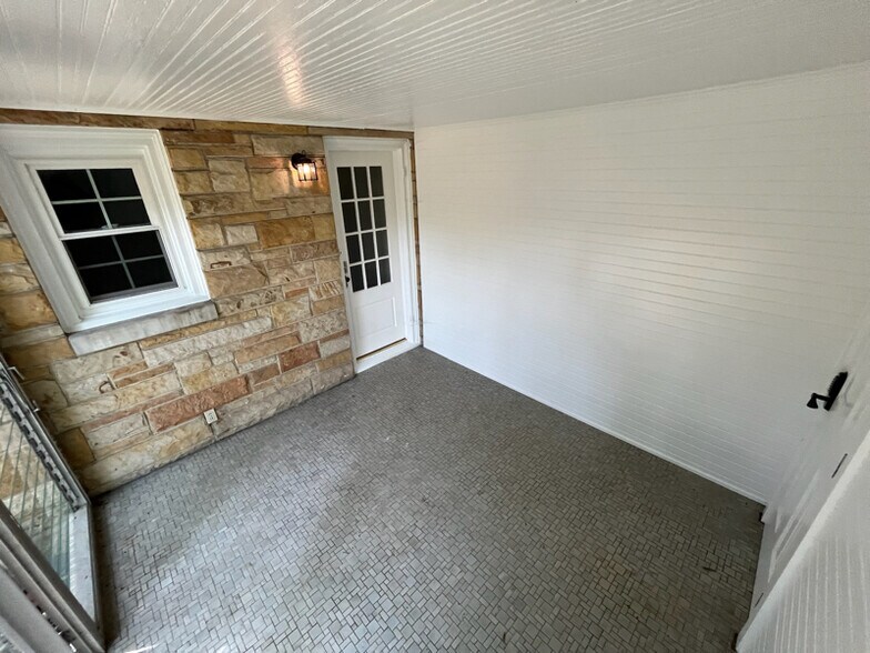 Building Photo - 315 E Westfield Blvd