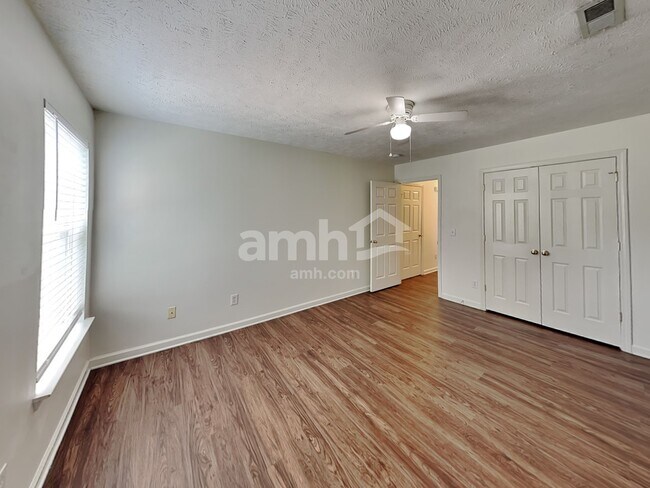 Building Photo - 212 Parrish Pl