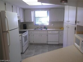 Building Photo - 4963 Pepper Cir