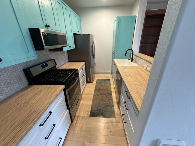 Building Photo - 1924 NE 50th Way