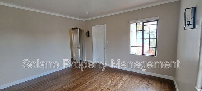 Building Photo - 290 E B St