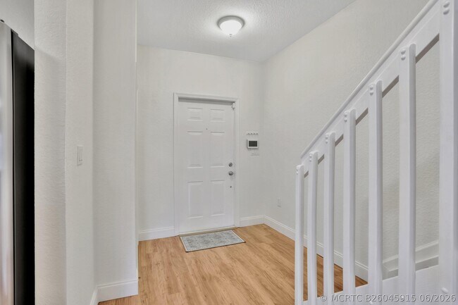 Building Photo - 6527 Catalina Ln