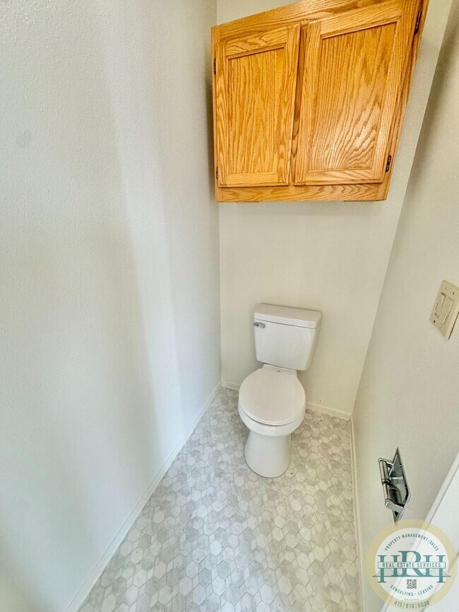 Building Photo - Large 6 BR|3 BA in the coveted Community Of Traditions Belhaven in Daly City With Views Of The Hills