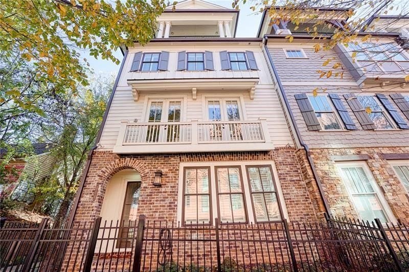 Building Photo - 984 Memorial Walk SE