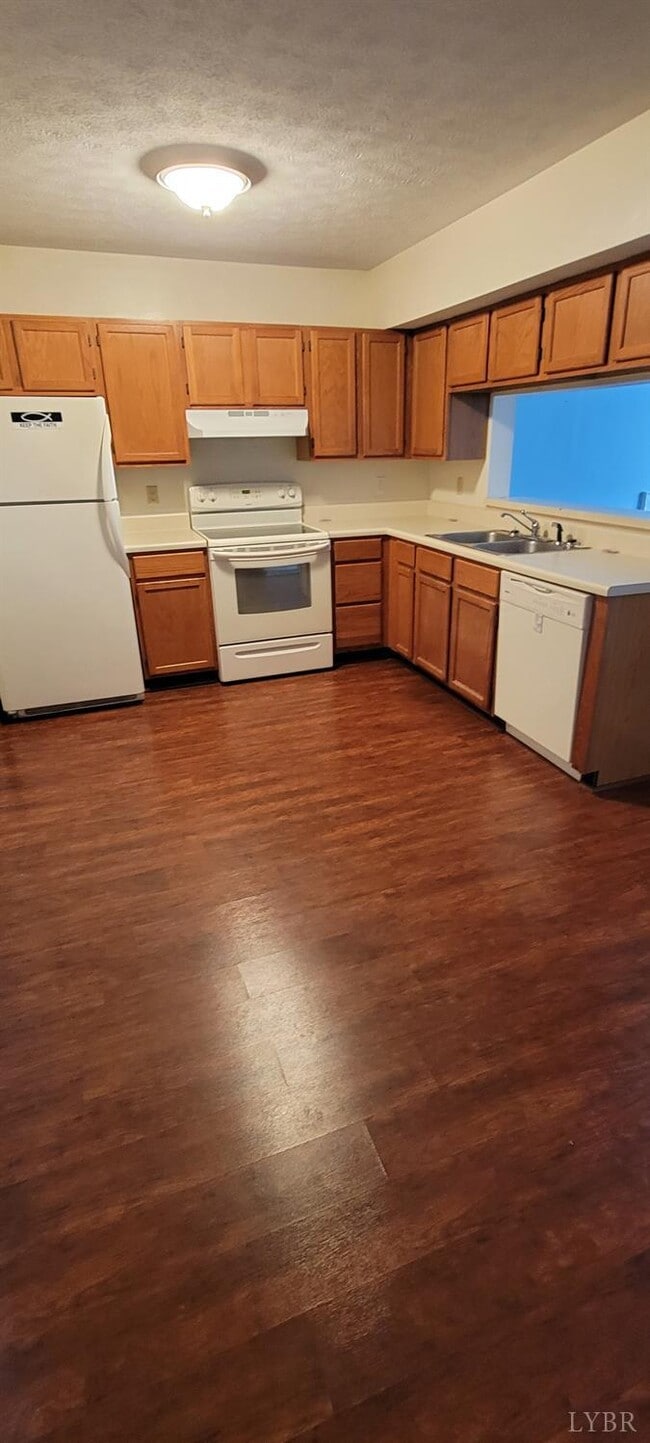 Building Photo - 112 Montview Forest Dr