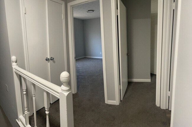 Building Photo - Newly Remodeled 2Bed/2.5Bath Townhome For Lease in Austell