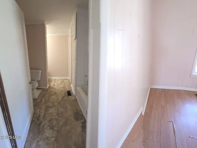 Building Photo - 415 N Eclipse St