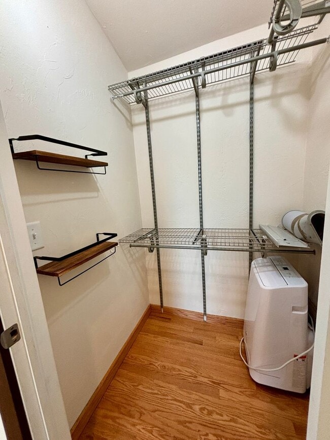 Building Photo - 1 Bed 1 Bath Condo in the heart of Down Town!