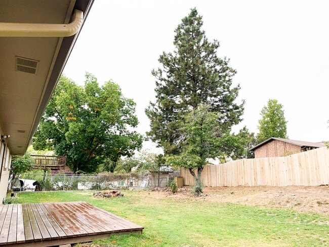 Building Photo - 3 Bedroom, 2 Bath