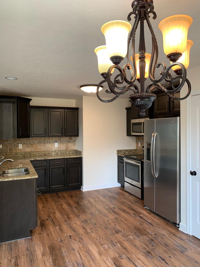 Building Photo - 678 Fox Hound Dr