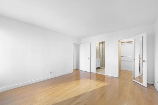 Building Photo - 2 bedroom in Brooklyn NY 11229