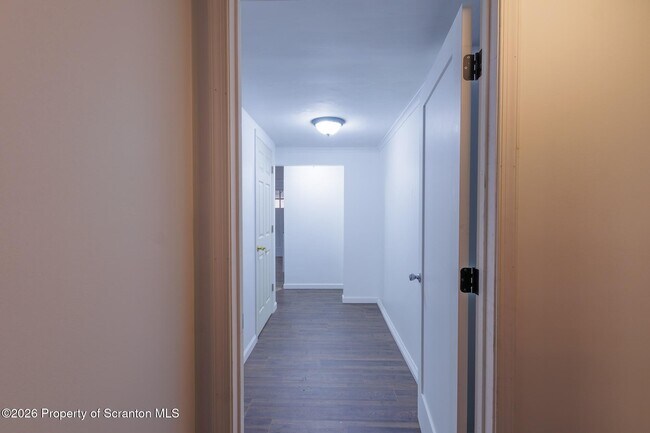 Building Photo - 623 E Elm St