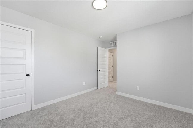 Building Photo - 707 Glenn Cir