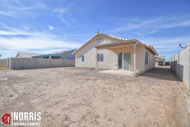 Building Photo - Newly Updated Home in Arizona City