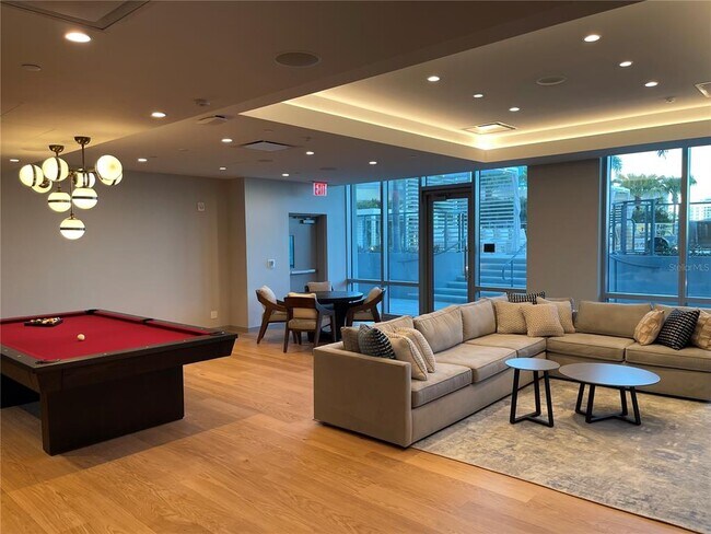 Building Photo - 400 Central Ave