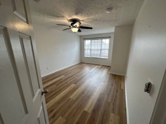 Building Photo - 8428 Charbay Cir