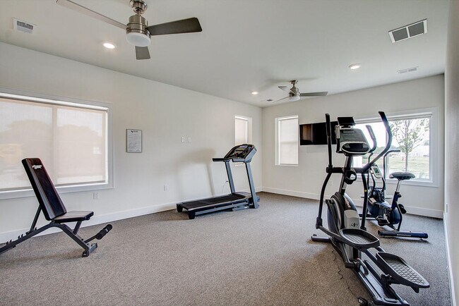 Building Photo - w171s7404 Lannon Dr