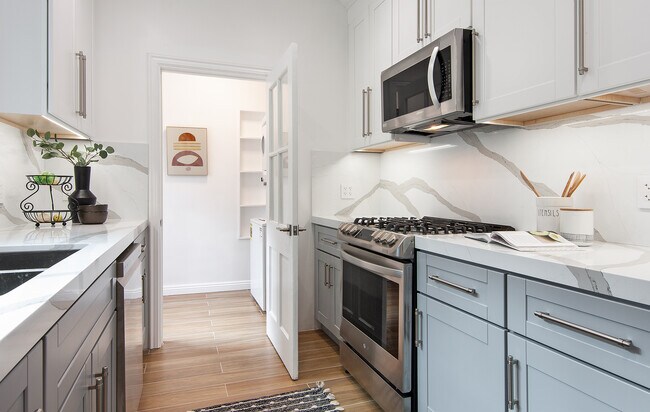 Building Photo - 422 Smithwood Dr