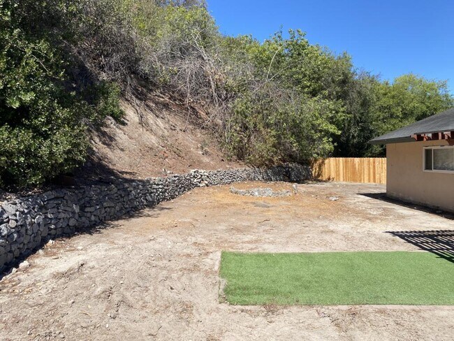 Building Photo - 5613 Campanile Way