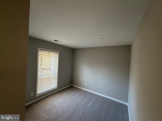 Building Photo - 3175 Summit Square Dr