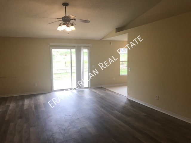 Building Photo - 1306 Jeffrine Dr