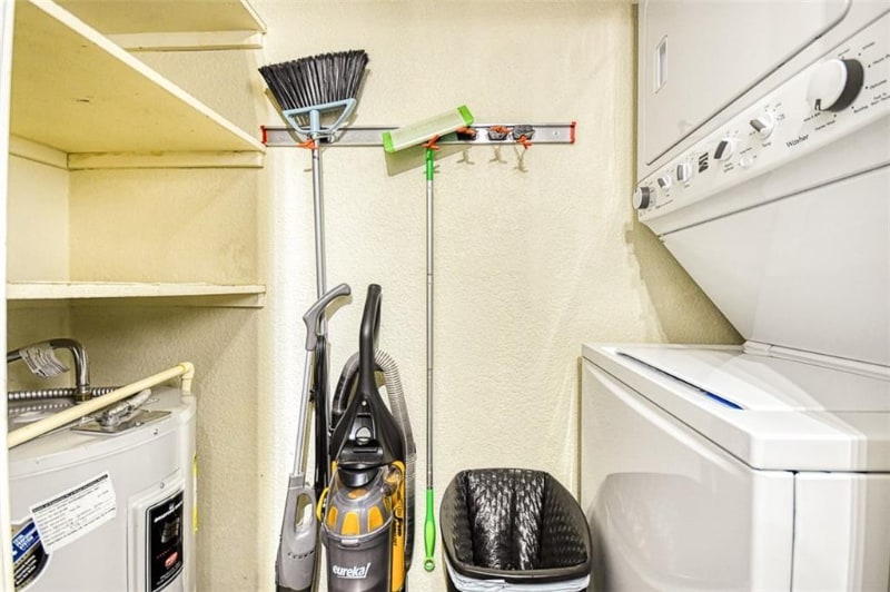 Building Photo - 3000 Chautauqua Ave