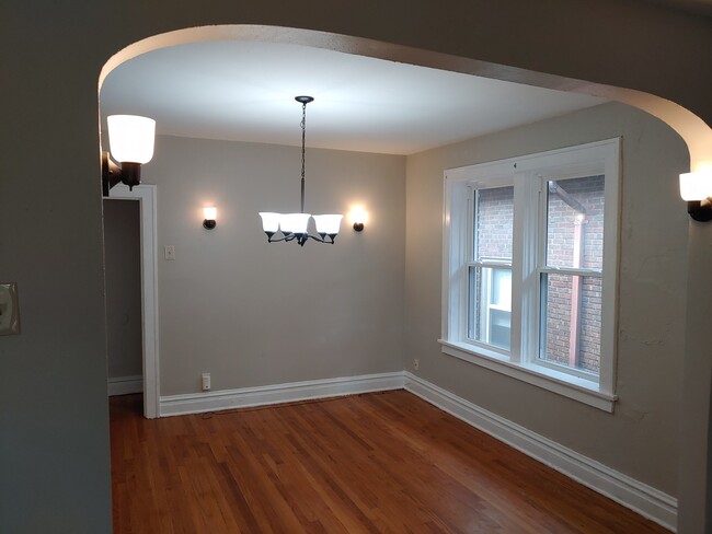 Dining Room - 4972 Tholozan Ave