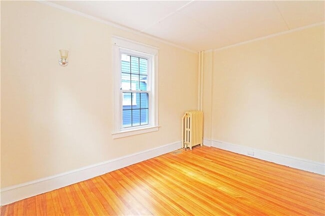 Building Photo - 30 Thurston Ave