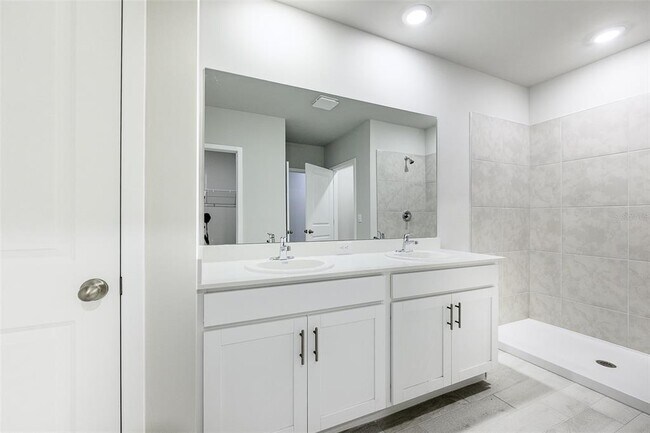 Building Photo - 25110 Alcazar Dr