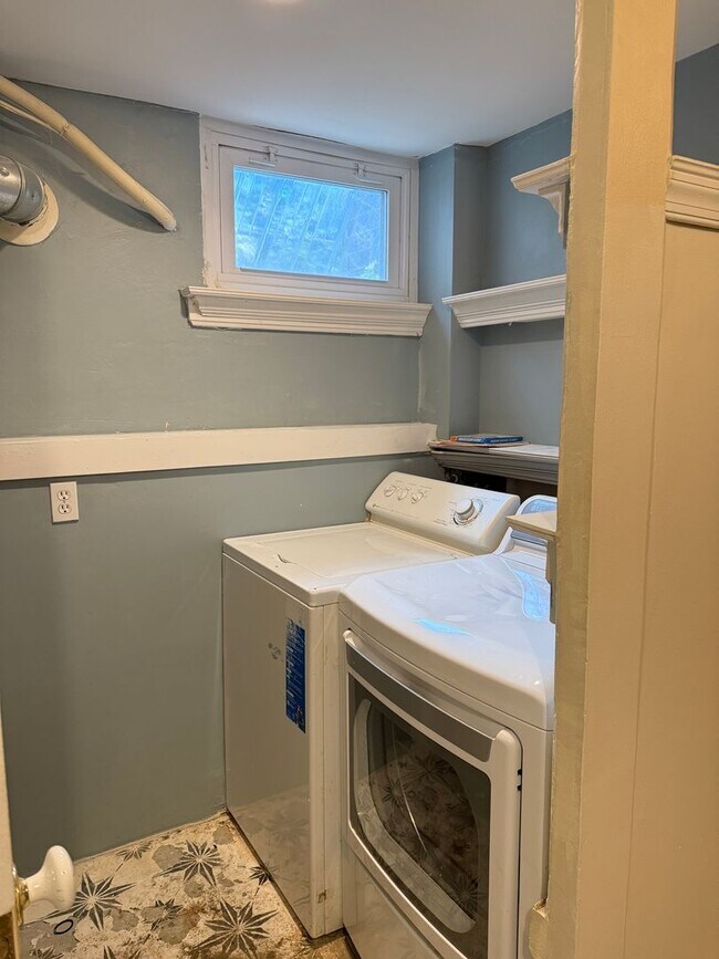 Building Photo - Charming 3-Bedroom Home in Silver Spring