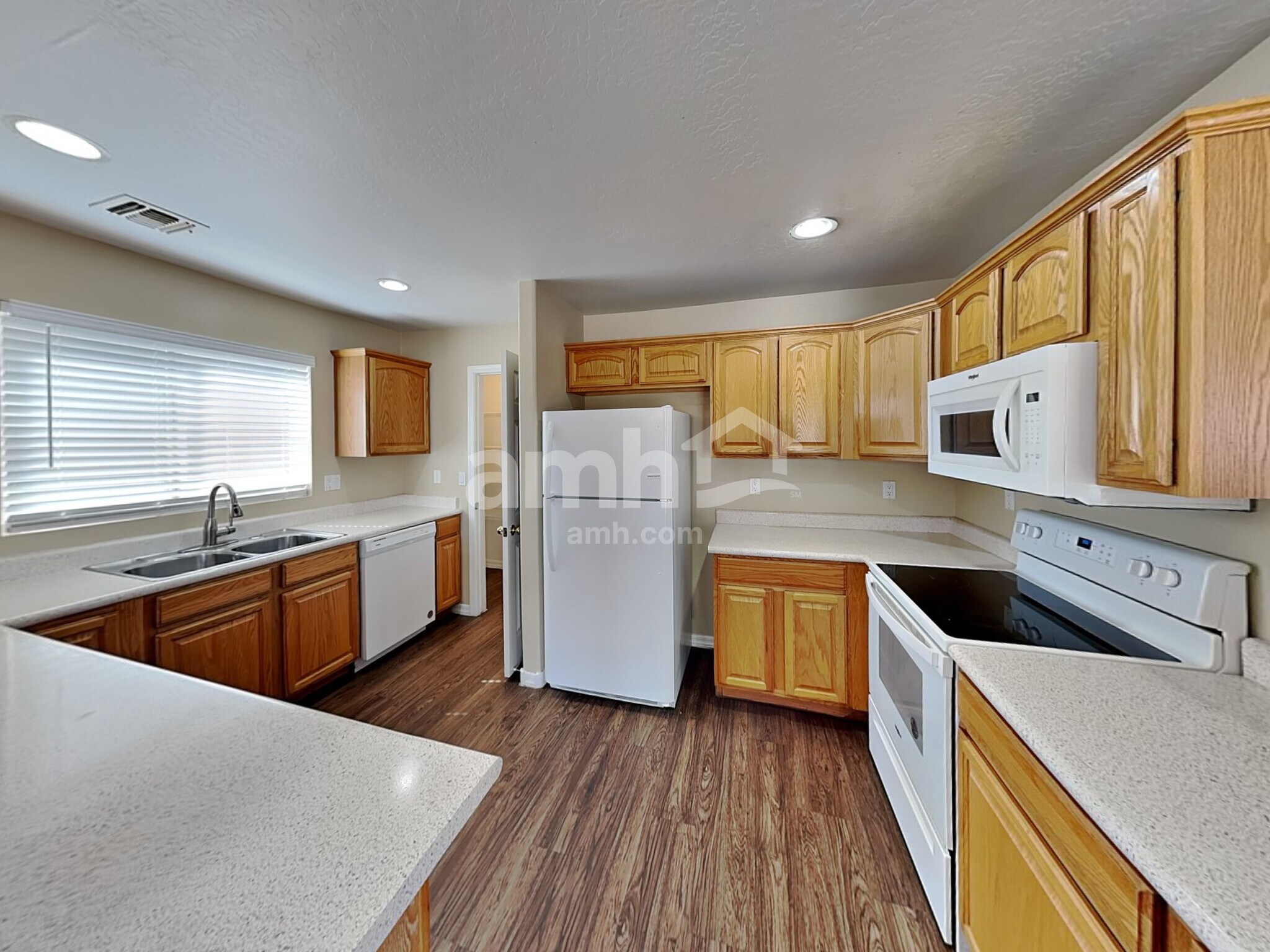 Building Photo - 11229 W Mariposa Dr