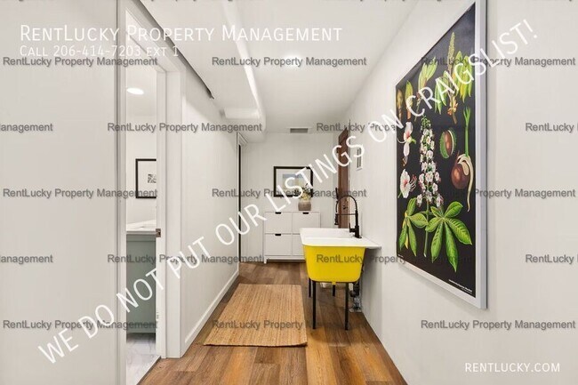 Building Photo - 4327 30th Ave W