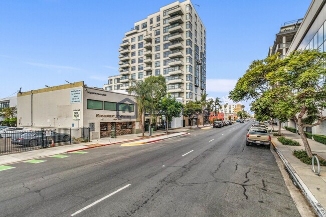 Building Photo - 475 Redwood St