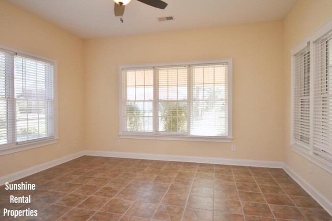 Building Photo - 9173 Abingdon Dr